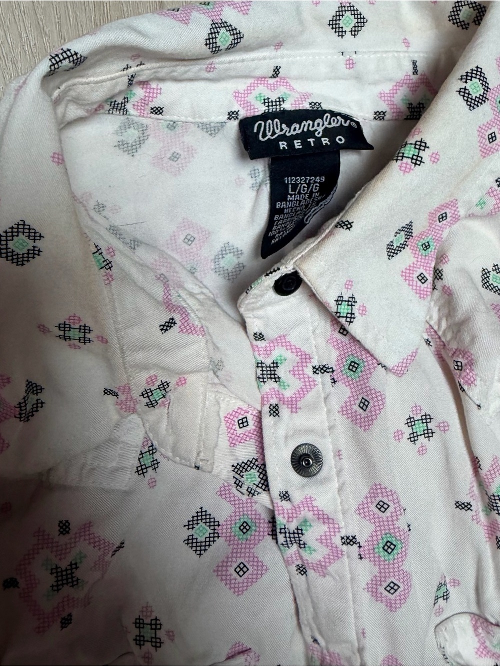 Wrangler Retro Women's White Button-Down Shirt with Pink & Green Motif